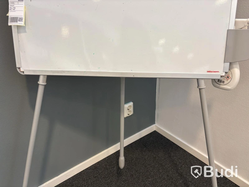 2 Whiteboards