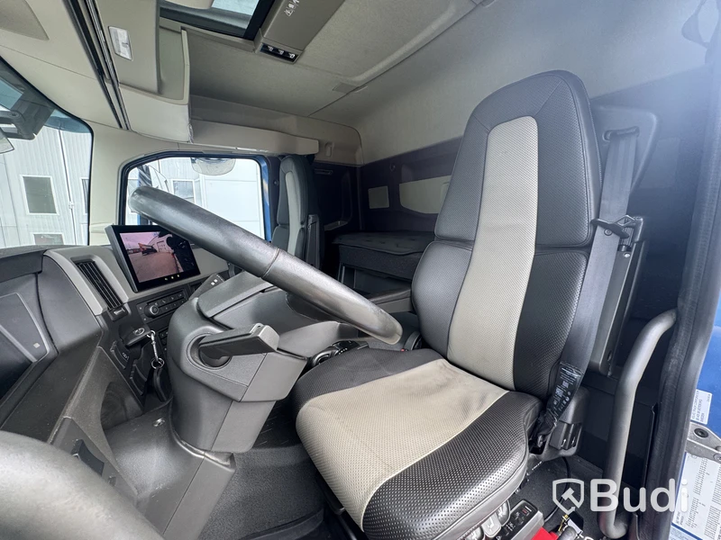 Volvo FM 470 6x2-4 I-Shift TR Hooklift - 2024 | Zetterbergs LIVAB