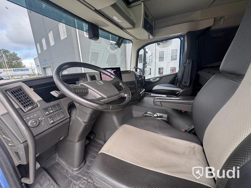 Volvo FM 470 6x2-4 I-Shift TR Hooklift - 2024 | Zetterbergs LIVAB