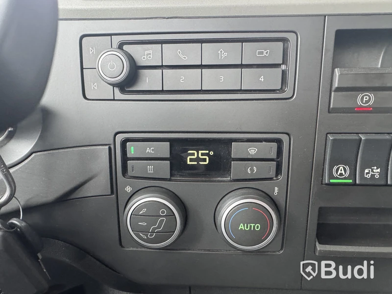 Volvo FM 470 6x2-4 I-Shift TR Hooklift - 2024 | Zetterbergs LIVAB