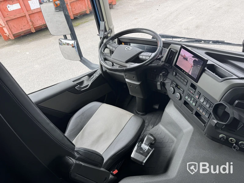 Volvo FM 470 6x2-4 I-Shift TR Hooklift - 2024 | Zetterbergs LIVAB