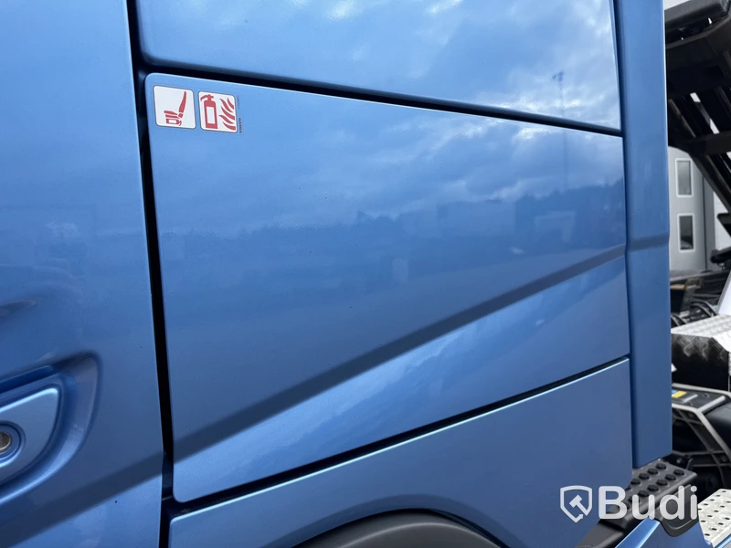 Volvo FM 470 6x2-4 I-Shift TR Hooklift - 2024 | Zetterbergs LIVAB