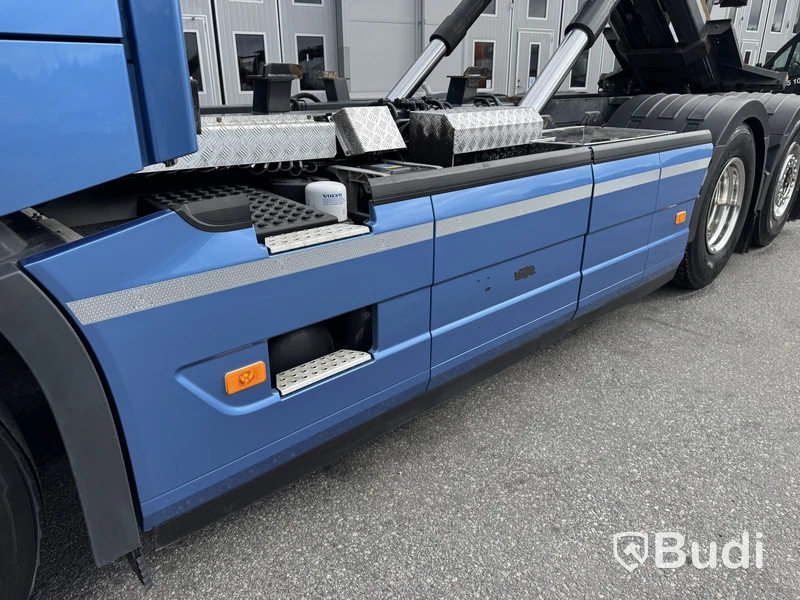 Volvo FM 470 6x2-4 I-Shift TR Hooklift - 2024 | Zetterbergs LIVAB