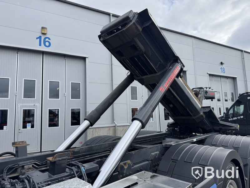Volvo FM 470 6x2-4 I-Shift TR Hooklift - 2024 | Zetterbergs LIVAB