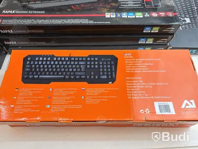 Parti med diverse gaming-tangentbord