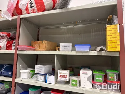 Förbrukningsmaterial, hyllor m.m.