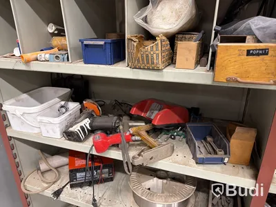 Förbrukningsmaterial, hyllor m.m.