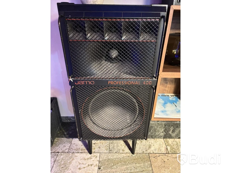 2 Jamo Professional 400 Speakers