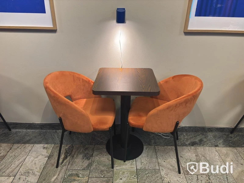 Table incl. 2 chairs