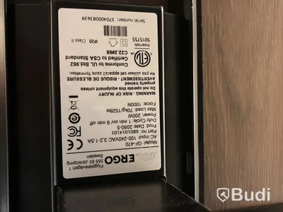 Elektriskt höj och sänkbart skrivbord inkl. kontorsstol