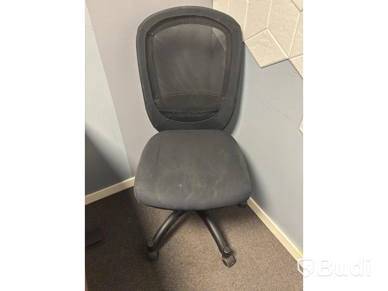 Elektriskt höj och sänkbart skrivbord inkl. kontorsstol