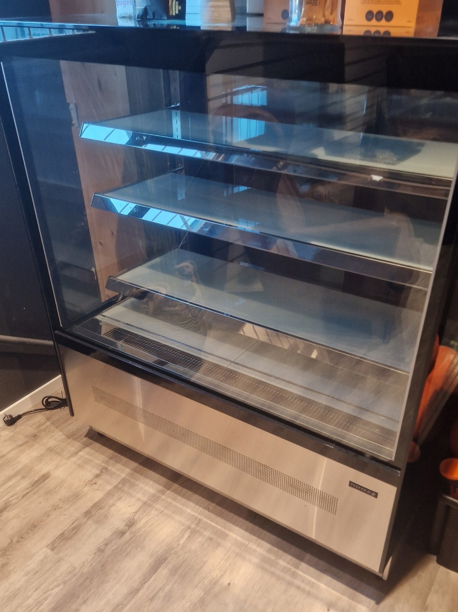 Konditorkyl / Kyldisplayskåp med glasfront