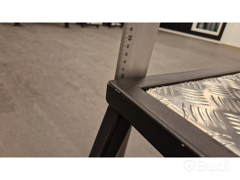 2 st plyoboxar i metall, 50 resp 60 cm