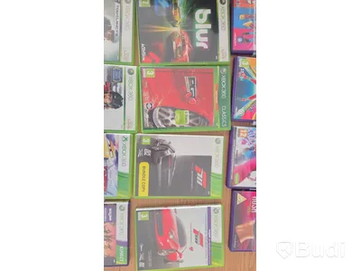 Xbox 360 med Kinect och två handkontroller