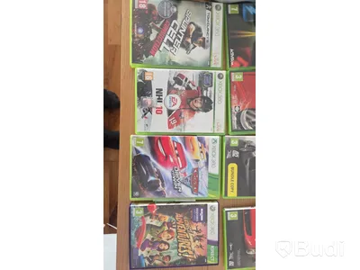 Xbox 360 med Kinect och två handkontroller