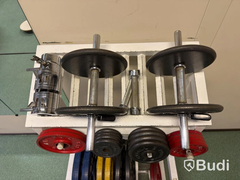 Gym equipment – Rack, bench, barbell, 110 kg of weights, etc.
