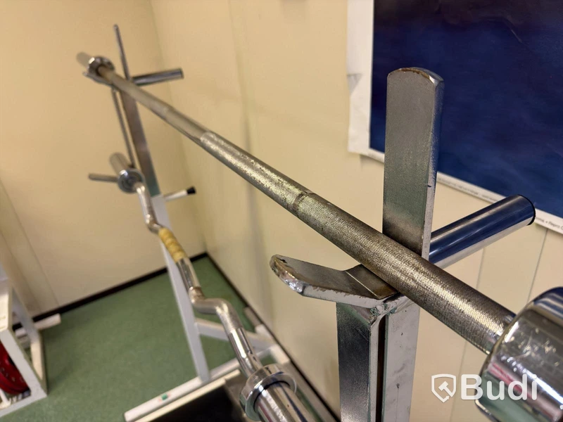 Gym equipment – Rack, bench, barbell, 110 kg of weights, etc.