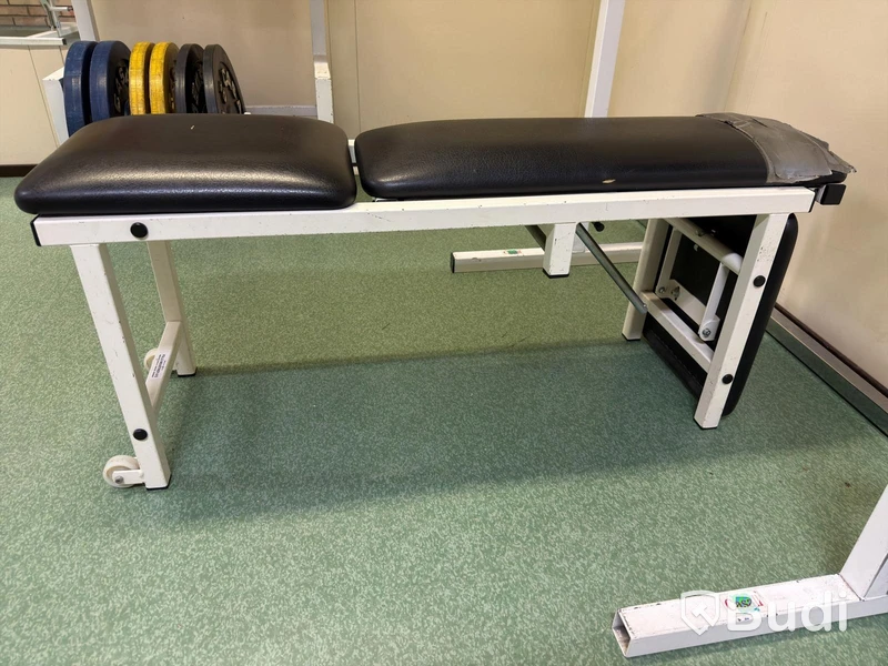Gym equipment – Rack, bench, barbell, 110 kg of weights, etc.