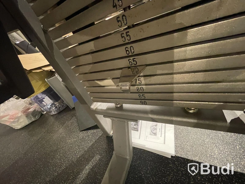 Gluteusmaskin från Gymleco med viktmagasin upp till 90 KG