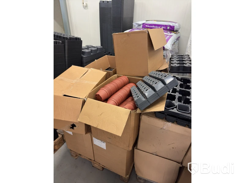 Plastkrukor, odlingstillbehör