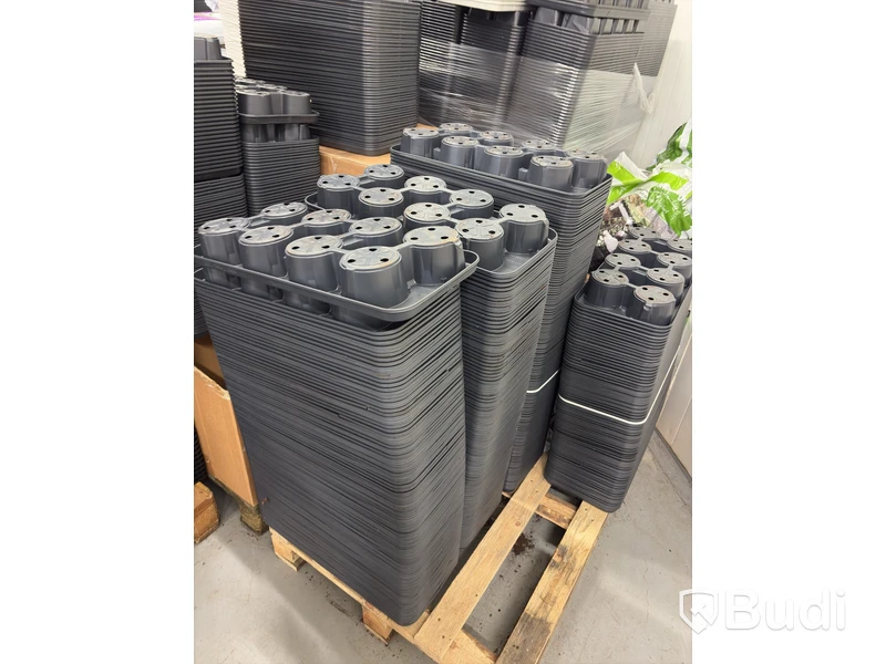 Plastkrukor, odlingstillbehör