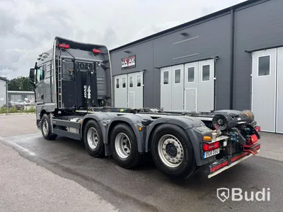 Tridem Hooklift Truck MAN TGX 35.520 8X4-4 BL CH -2023 | JOAB 24-tonne | Plough-equipped