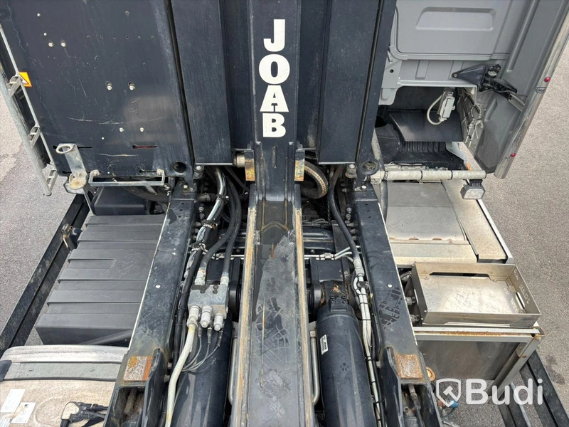 Tridem Hooklift Truck MAN TGX 35.520 8X4-4 BL CH -2023 | JOAB 24-tonne | Plough-equipped
