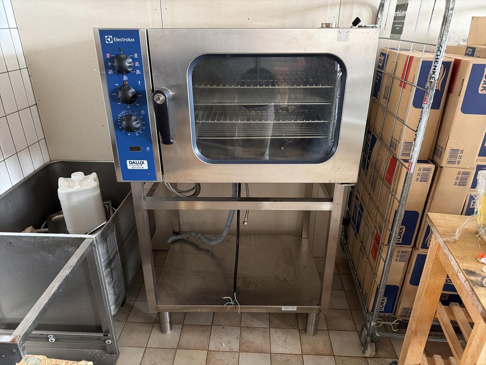 Varmluftsugn Electrolux ECF/E6-0 400V med stativ