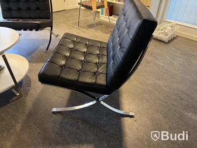 Fåtöljer och bord