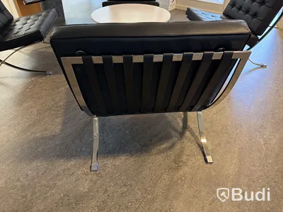 Fåtöljer och bord