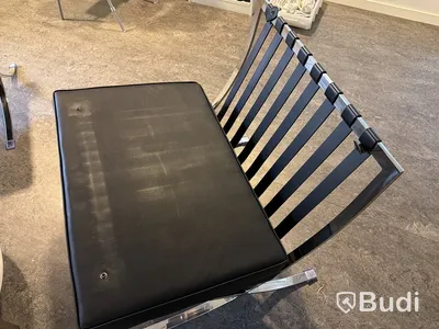 Fåtöljer och bord