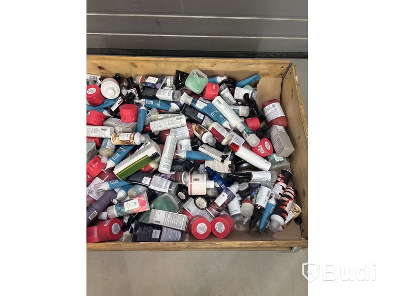Parti med hårvårdsprodukter, diverse märken