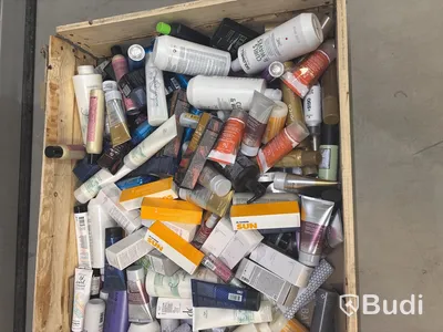 Parti med hårvårdsprodukter, diverse märken