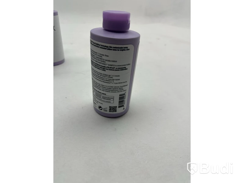 Parti med hårvårdsprodukter Olaplex