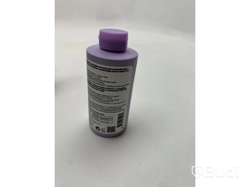 Parti med hårvårdsprodukter Olaplex