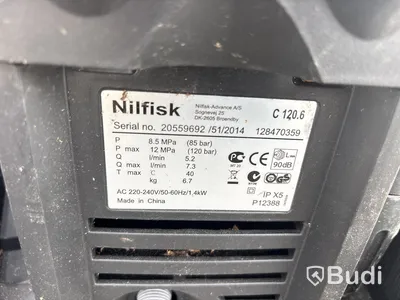Högtryckstvätt, snöslunga och vertikalskärare