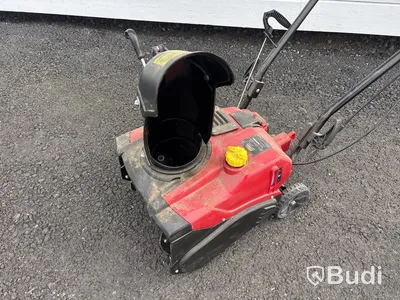 Högtryckstvätt, snöslunga och vertikalskärare