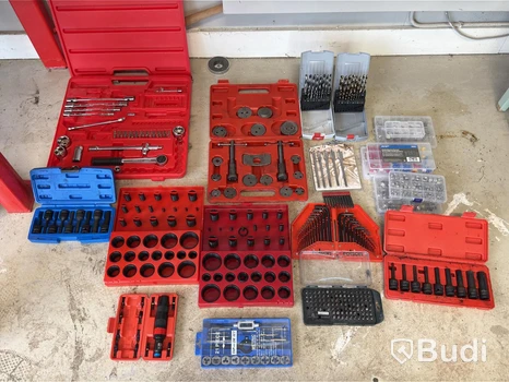 Mixed lot of tool sets