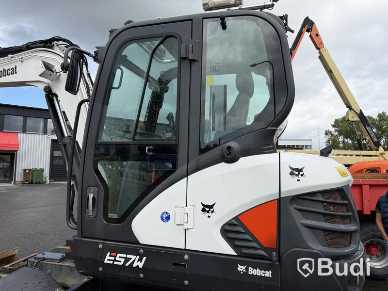 Bobcat E57W wheeled excavator, 2018, 2,155 hours
