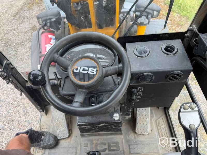 JCB Hjullastare 403 år 2020 Med tillbehör Planeringsskopa, Vikplog och Gafflar