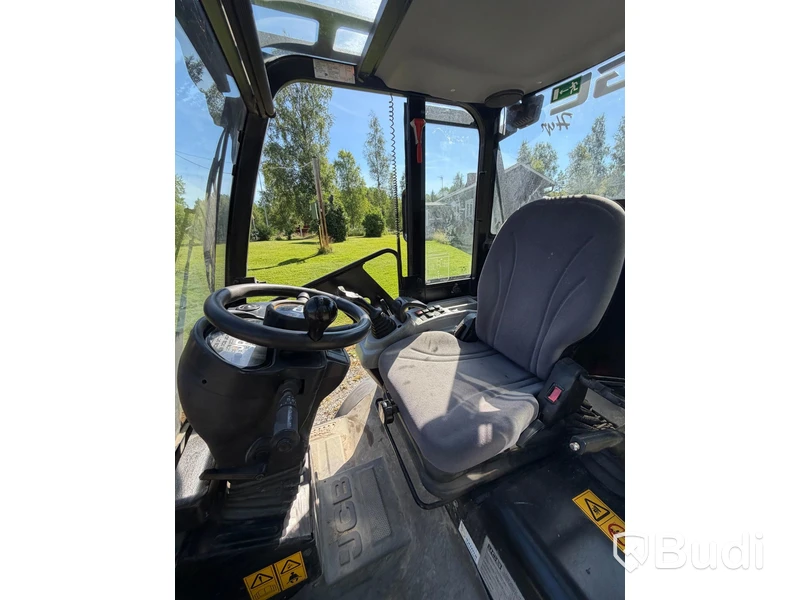 JCB Hjullastare 403 år 2020 Med tillbehör Planeringsskopa, Vikplog och Gafflar