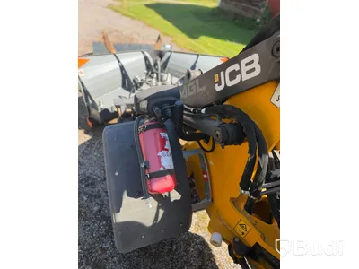 JCB Hjullastare 403 år 2020 Med tillbehör Planeringsskopa, Vikplog och Gafflar