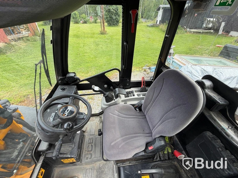 JCB Hjullastare 403 år 2020 Med tillbehör Planeringsskopa, Vikplog och Gafflar