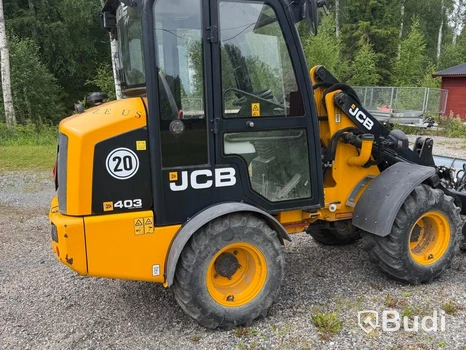 JCB Hjullastare 403 år 2020 Med tillbehör Planeringsskopa, Vikplog och Gafflar