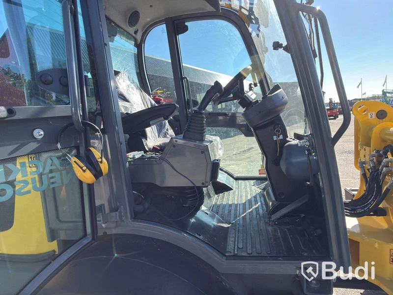 Wacker Neuson WL52 wheel loader, 2024 (248 hours), with plow and sand spreader