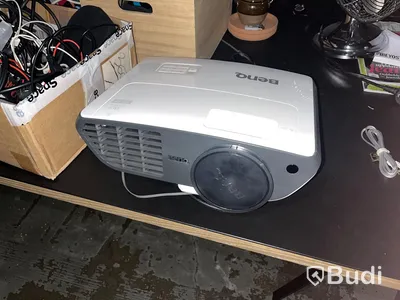 Projektor - BENQ W700 - Obs! Saknar fjärrkontroll
