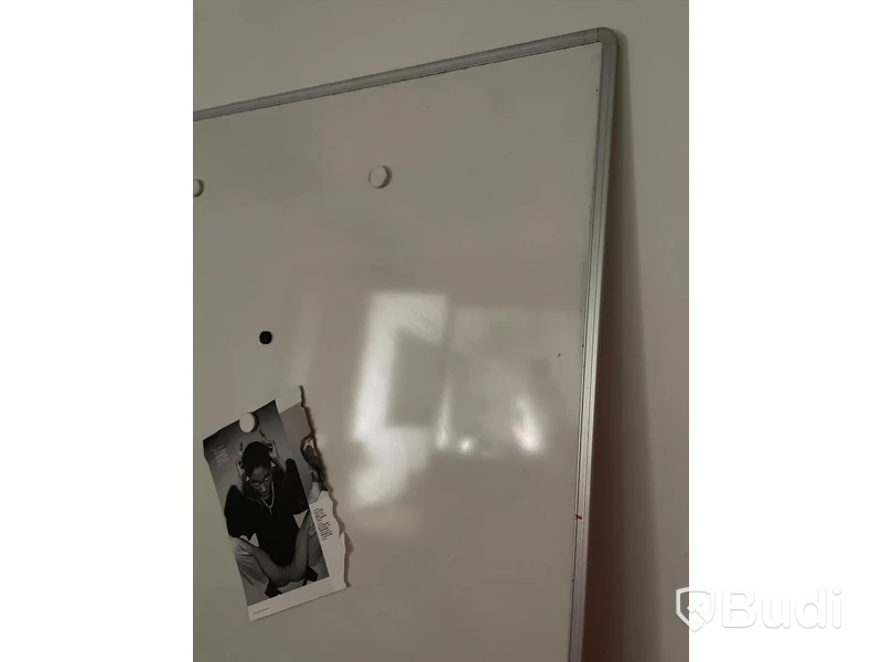 Whiteboard ca mått: 200x110 cm