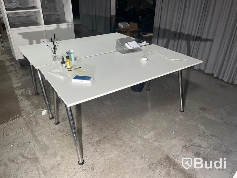 Skrivbord - IKEA Galant. Ca mått: 160x90 cm