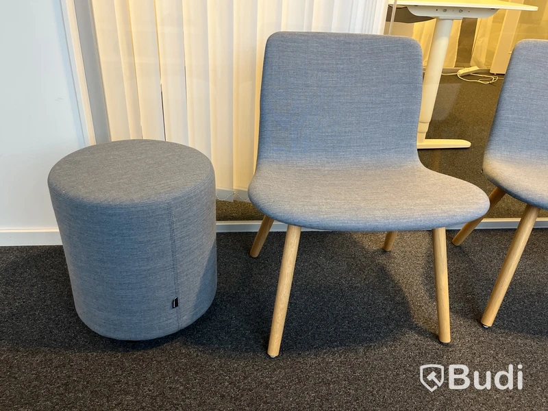 2 st loungestol Martela samt 2 st pallar Johanson Design