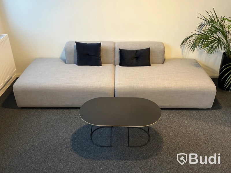Modulsoffa HAY samt bord Muuto